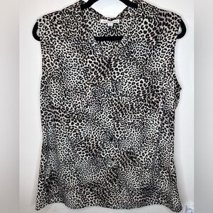 🎯 Notations Animal Print Sleeveless Button Up Blouse with pockets